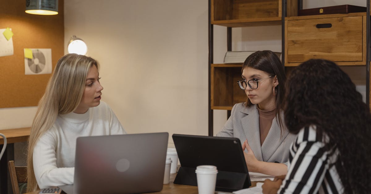 隐患重重：如何提升企业网络的抗DDoS攻击能力